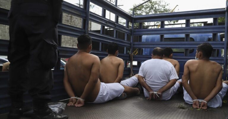 El Salvador: base de datos filtrada apunta a abusos a gran escala